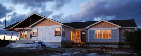 featured_lit_house featured_lit_house