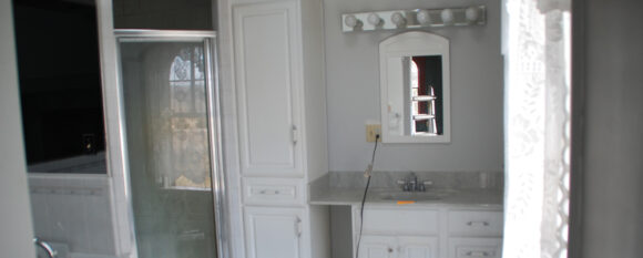 featured_liberty_master_bath_before
